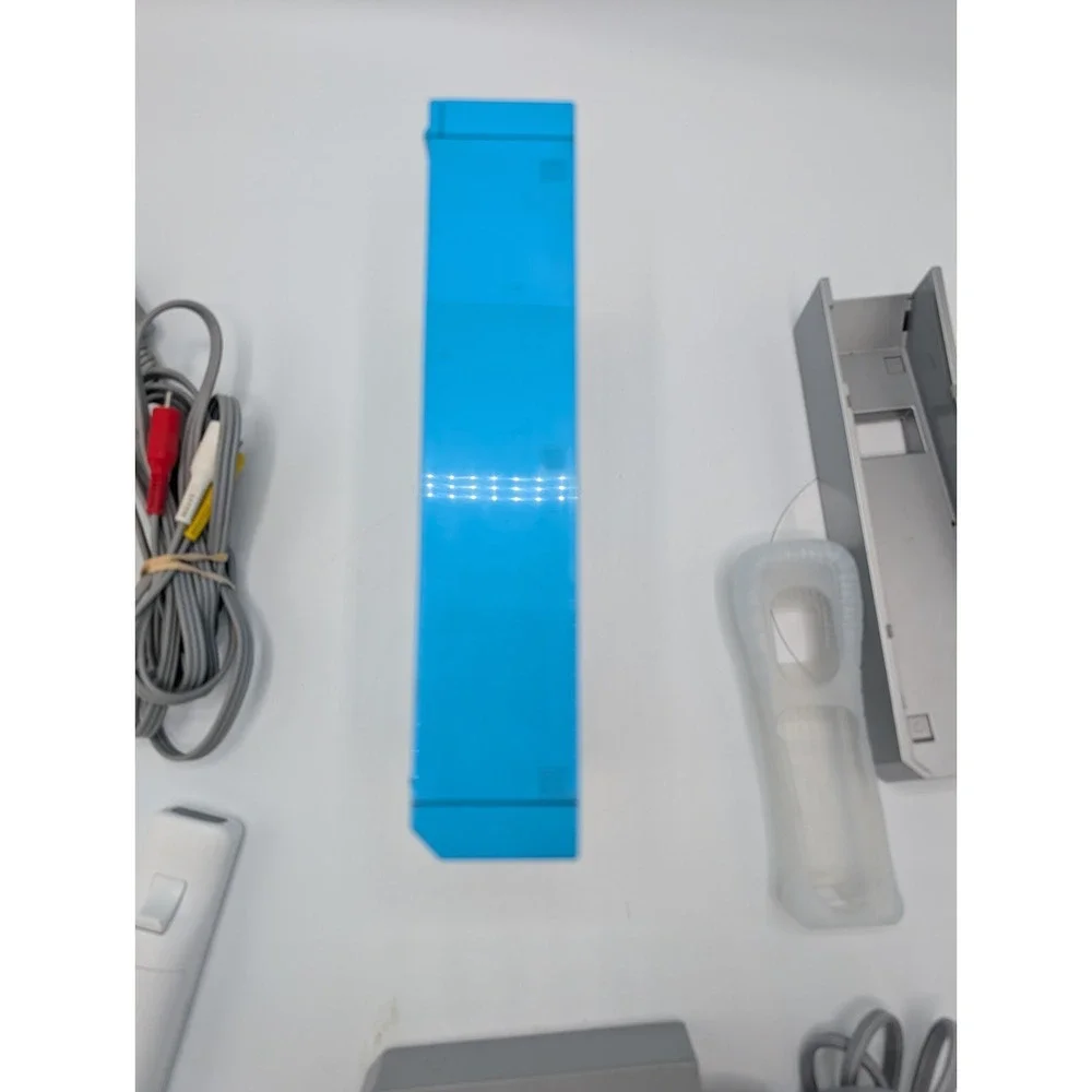 Nintendo Wii RVL-101 Blue Console Bundle With Remote Sensor Bar AV Power